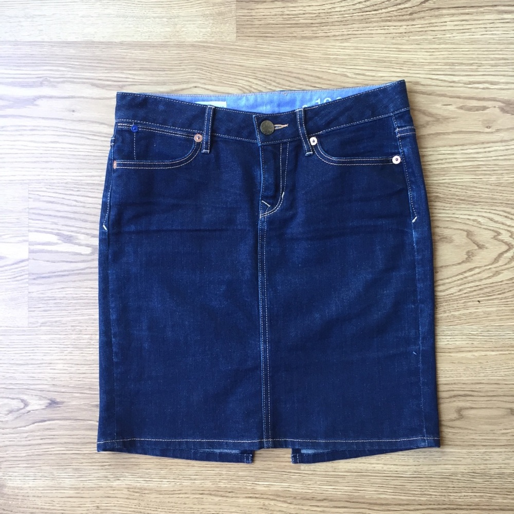 Gap Dark Rinse Classic Denim Skirt size 25…